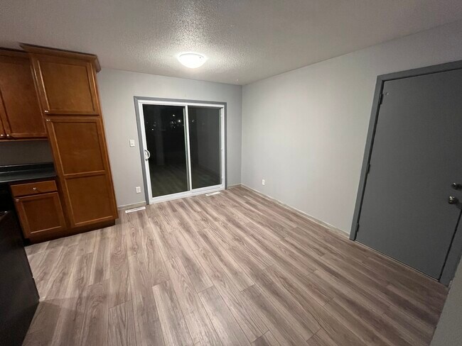 Comedor - 5401 W 25th St