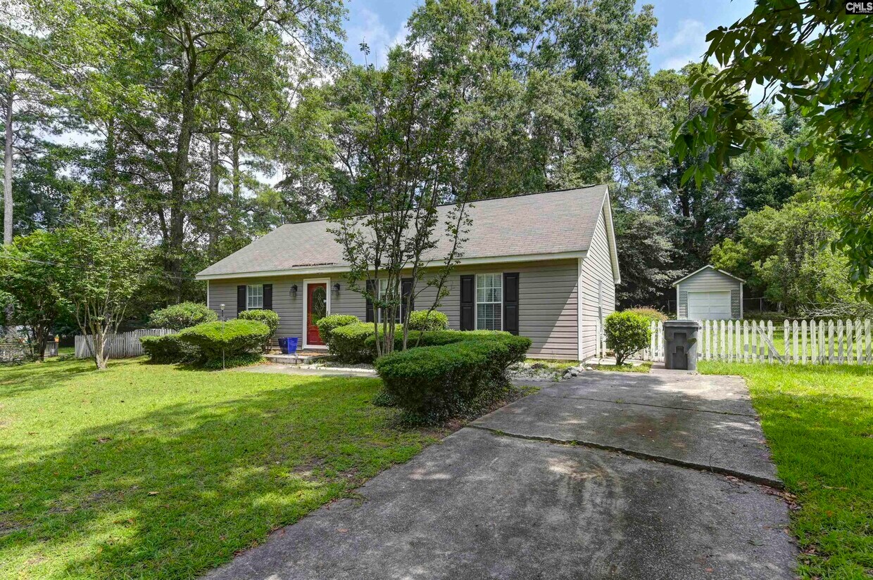 Primary Photo - 304 Laurel Dr