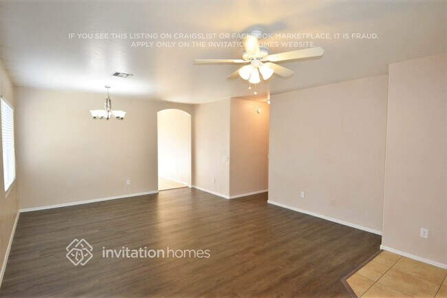 Foto del edificio - 6965 W Midway Ave