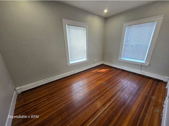 Building Photo - 20 Maywood St