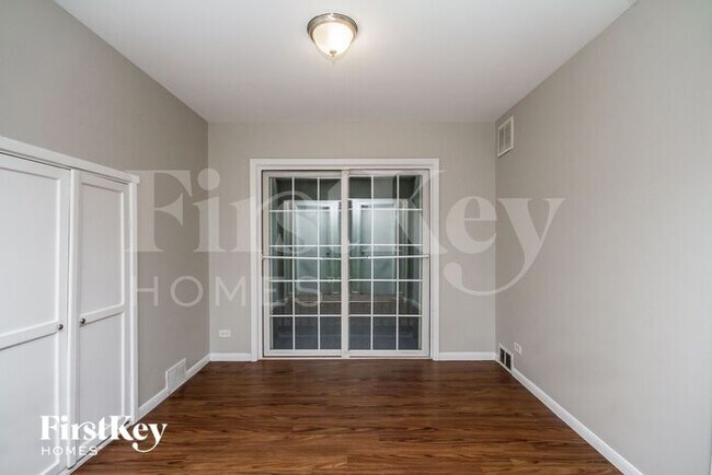 Building Photo - 298 N Addison Rd