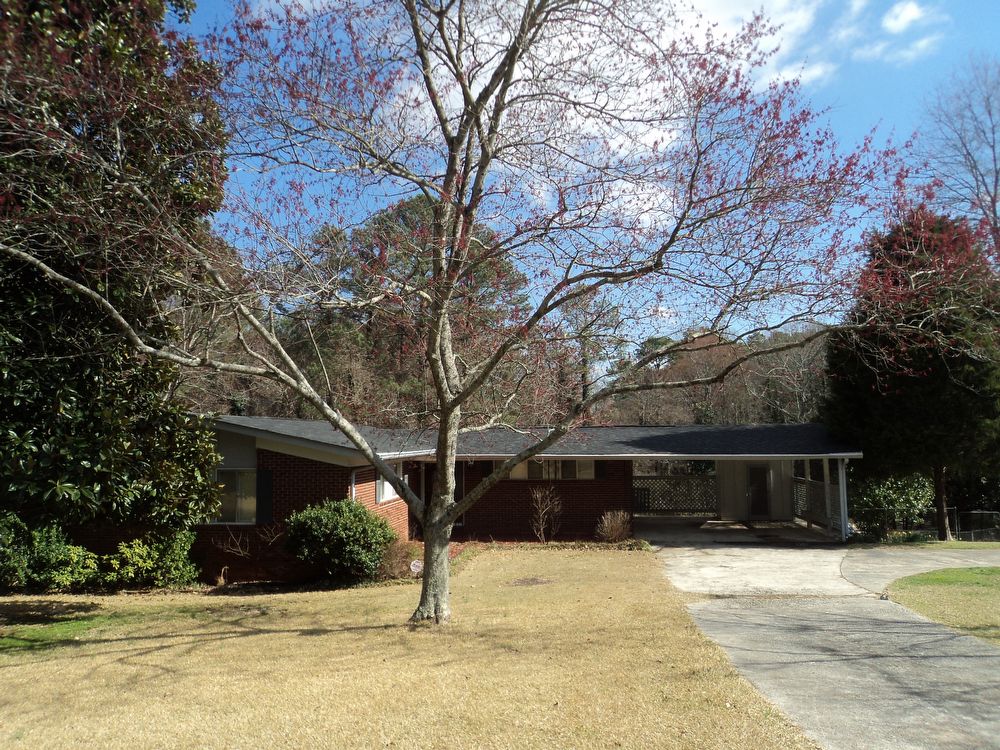 Foto principal - 1882 Holly Springs Rd NE