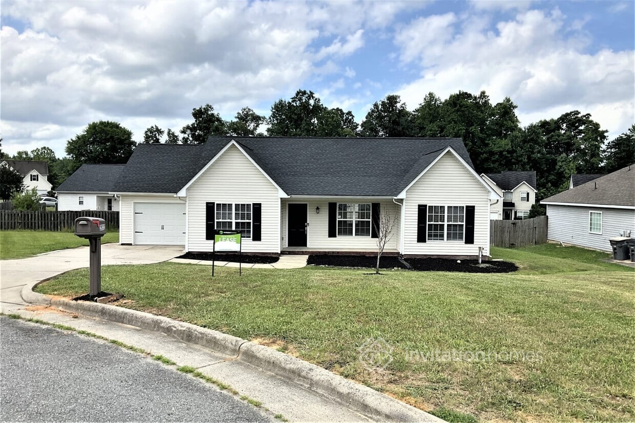 Primary Photo - 2932 Ireton Pl