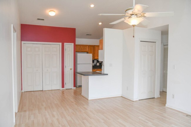 Building Photo - 5 Waterwheel Ct