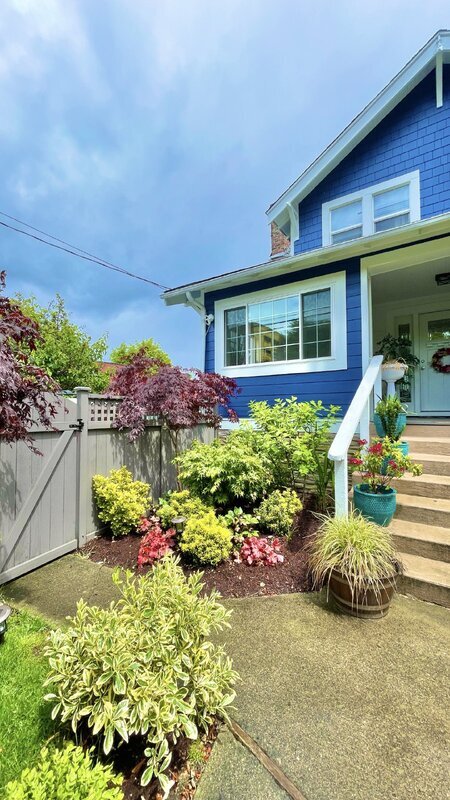 Building Photo - 4850 35th Ave SW