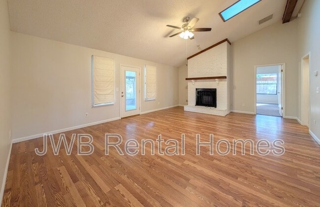 Building Photo - 3257 Hampstead Dr
