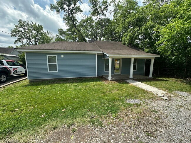 Building Photo - 2 Bed & 2 Bath in Old Hickory