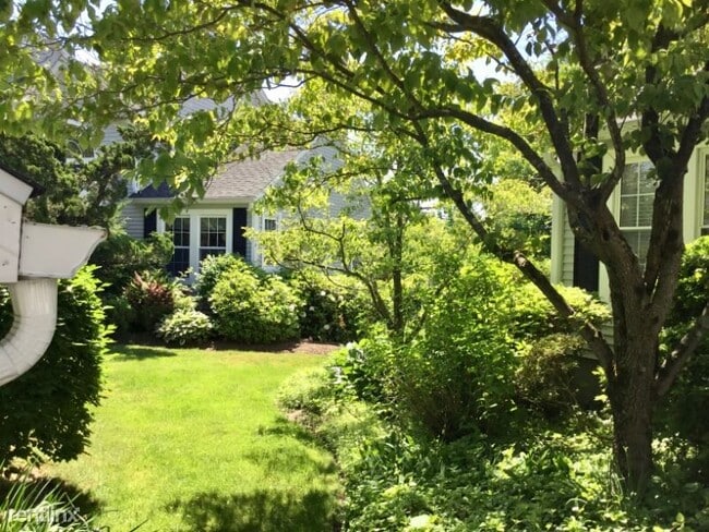 Building Photo - 3 br, 3.5 bath Condo - 16 Rivendel Drive