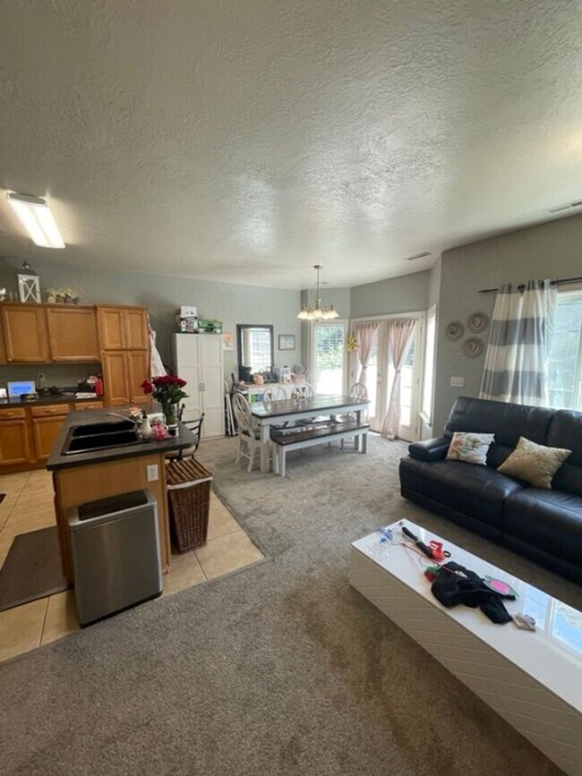 Foto del edificio - Saratoga Townhome
