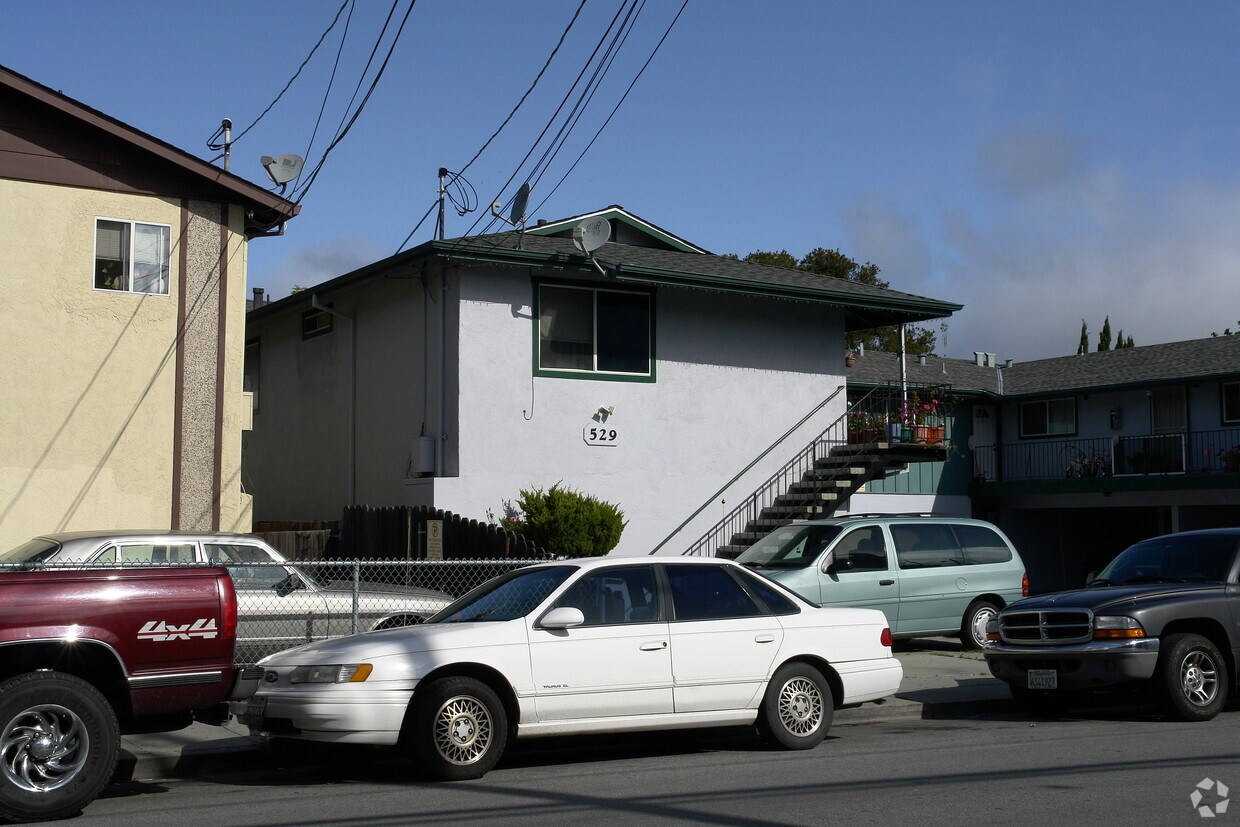 Building Photo - 529 Hampshire Ave
