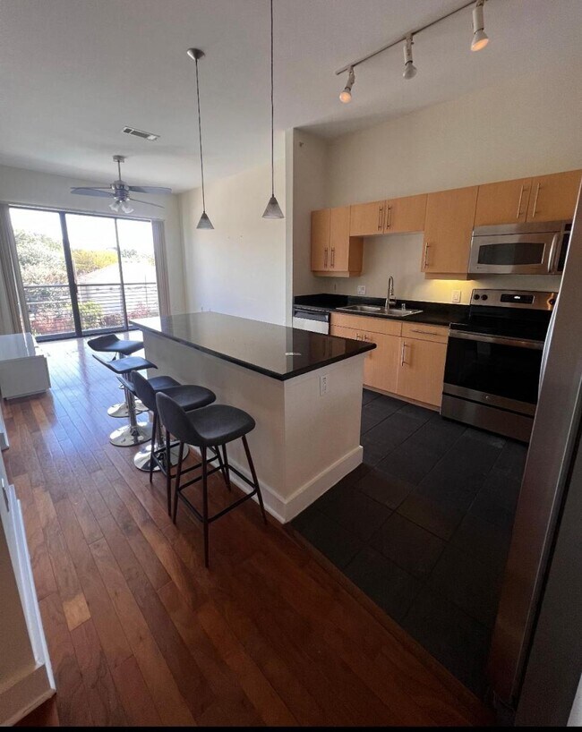 Foto del edificio - 4414 Cedar Springs Rd