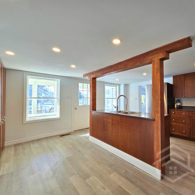 Photo du bâtiment - 3-Bedroom House available in Otterville!!