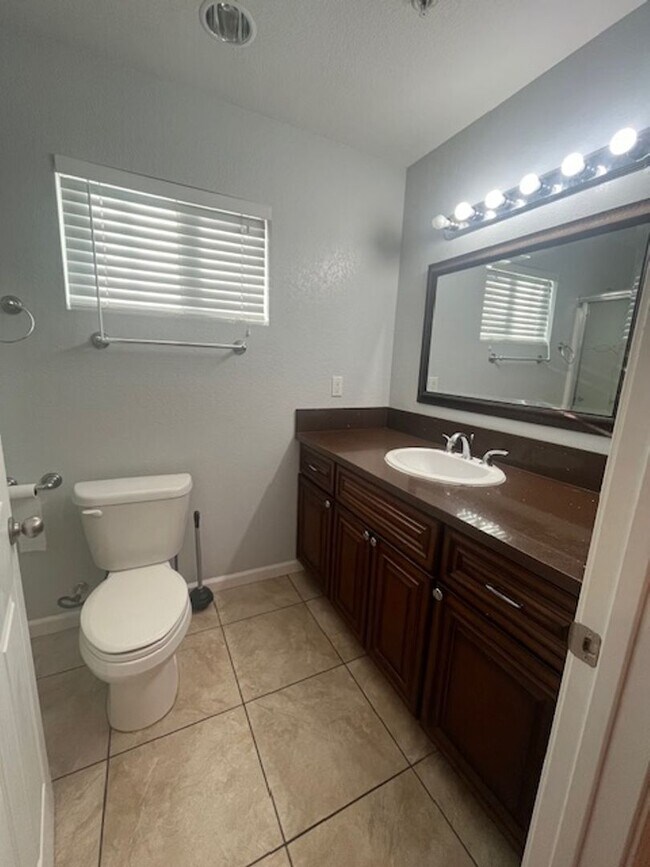 Foto del edificio - Charming Loma Linda Back House with All Utilities + Wi-Fi  Included