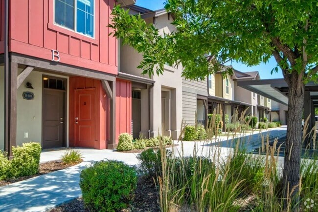 Building Photo - Linder Springs Townhomes