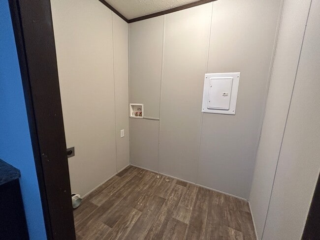 Building Photo - 733 Ascot Cir