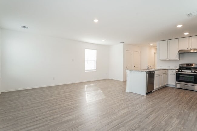 Building Photo - 8171 Nube Medina