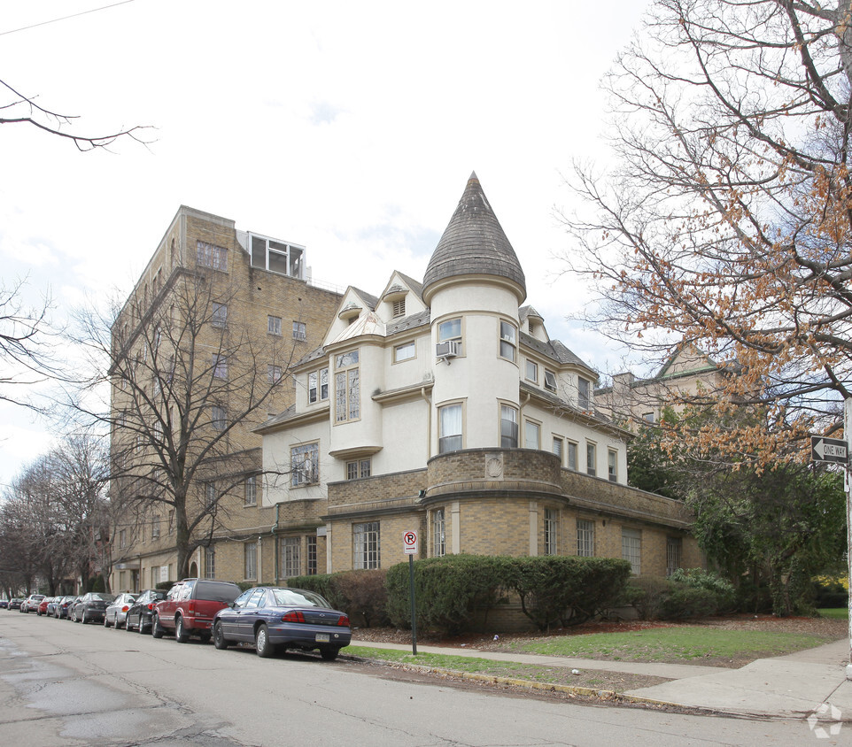 Primary Photo - West River Apartments