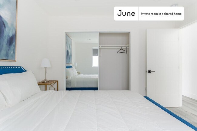 Foto del edificio - Room in Shared 4 bed/3 bath home