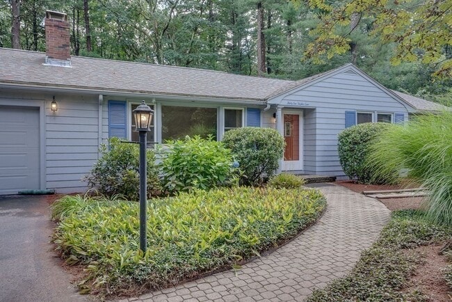 Building Photo - 31 Hayden Ln