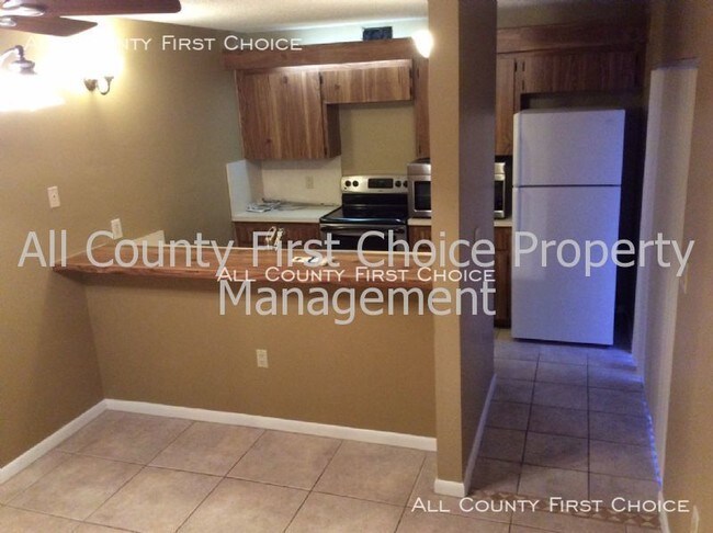 Building Photo - Spacious Condo with great outdoor space
