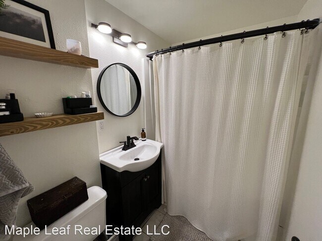 Foto del edificio - 3 br, 2 bath House - 6316 21st Ave SW