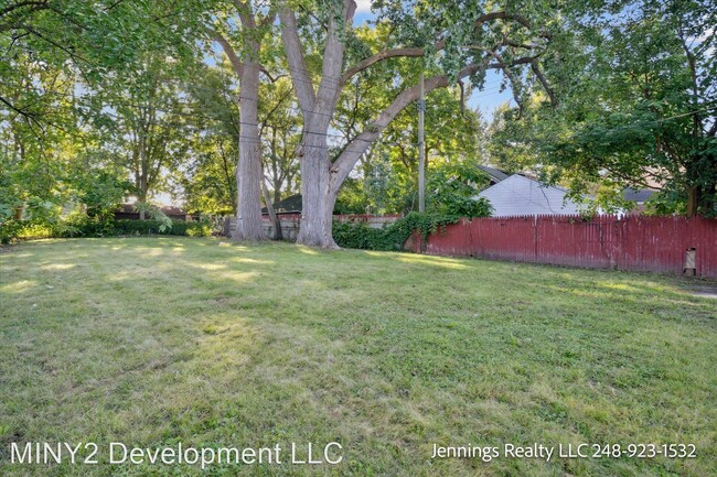 Building Photo - 4 br, 2 bath House - 21730 Oakwood