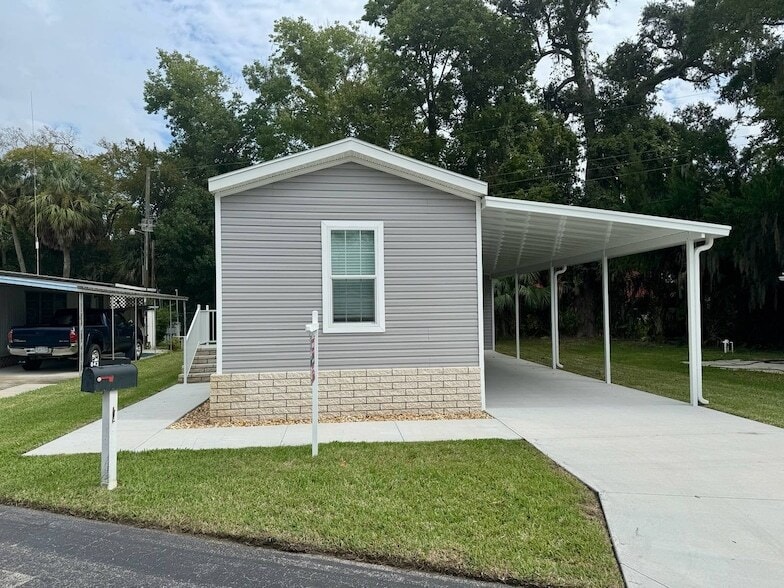 Photo - 843 E Colonial Cir