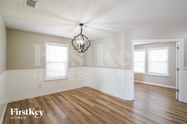 Foto del edificio - 3437 Axelwood Dr