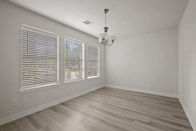Building Photo - 2707 Shawna Lyn Dr