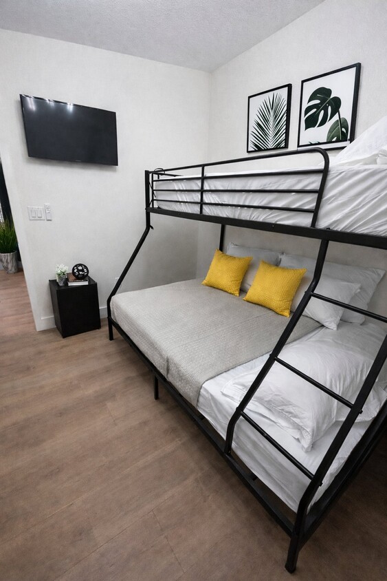 Photo - 801 E Knollwood St (Tampa, FL)