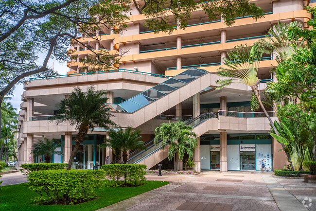 Building Photo - Waikiki Landmark Apartments