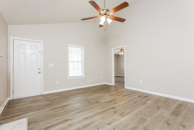 Building Photo - 4009 Scofield Dr