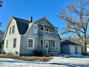 Building Photo - 2550 Crozier Ave