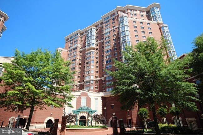 Building Photo - 2121 Jamieson Ave