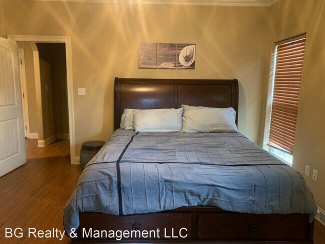 Building Photo - 3 br, 2 bath House - 1007 Isabella Street