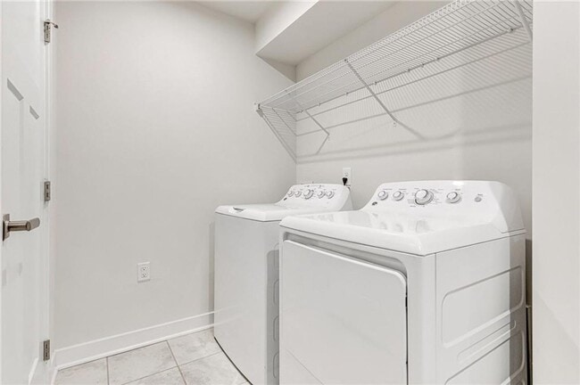 Building Photo - 6573 Carters Walk Ln
