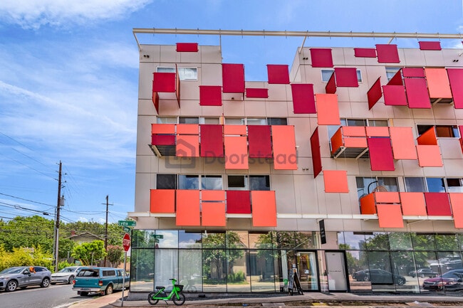 Building Photo - 1200 E 11th St