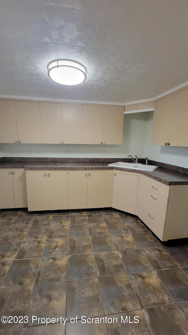 1100 Cornell St, Scranton, PA 18504 Room for Rent in Scranton, PA