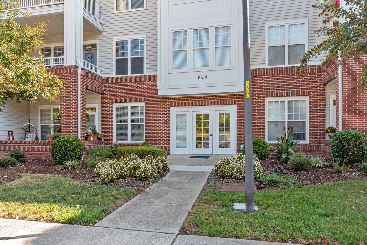Primary Photo - 436 Eyam Hall Ln