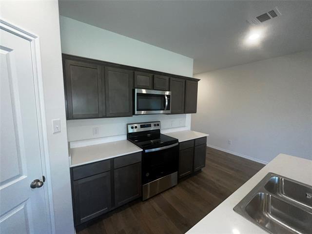 Foto del edificio - 3913 White Rock Rd