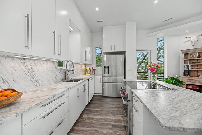 Building Photo - 2179 Sol Legare Rd