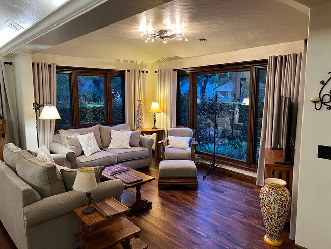 Foto del edificio - 2034 Gillespie St