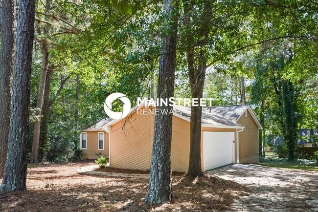 Building Photo - 3 Bedroom Pet-Friendly Home in Conyers, GA with Main Street Renewal