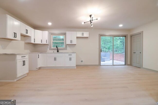 Building Photo - 4396 Greenleaf Cir SW