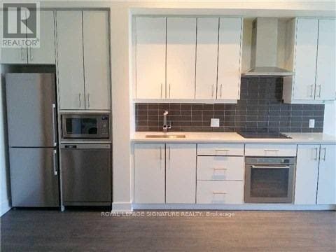 Photo du bâtiment - 75 The Donway W