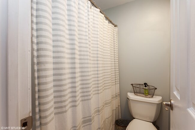 Master bathroom - 9504 Quarry Bridge Ct