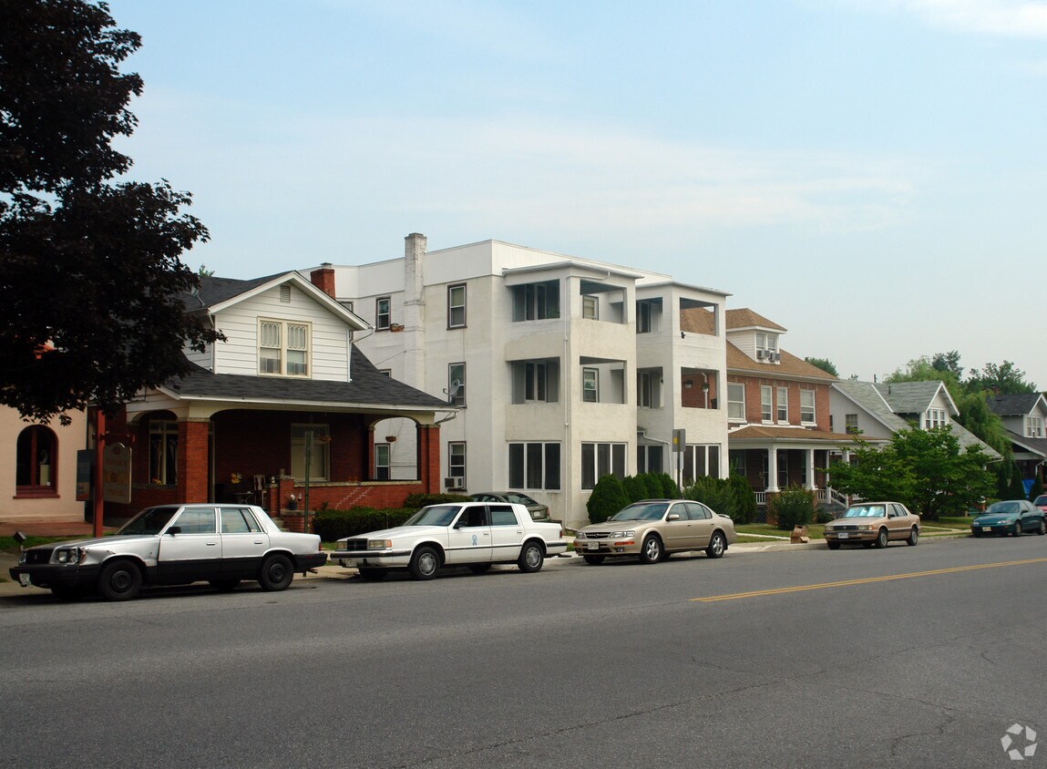 Building Photo - 1205 Potomac Ave