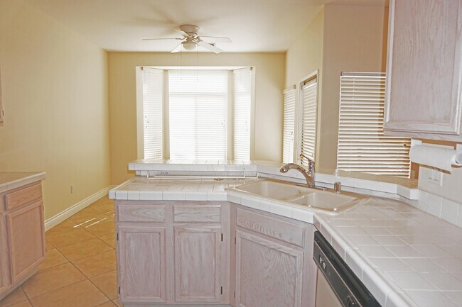 Foto del edificio - 78359 Moongold Rd