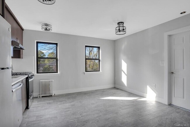 Building Photo - 103 Lawson St