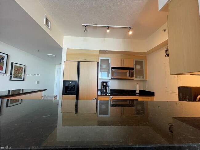 Foto del edificio - 1 br, 1 bath Condo - 335 S Biscayne Blvd A...